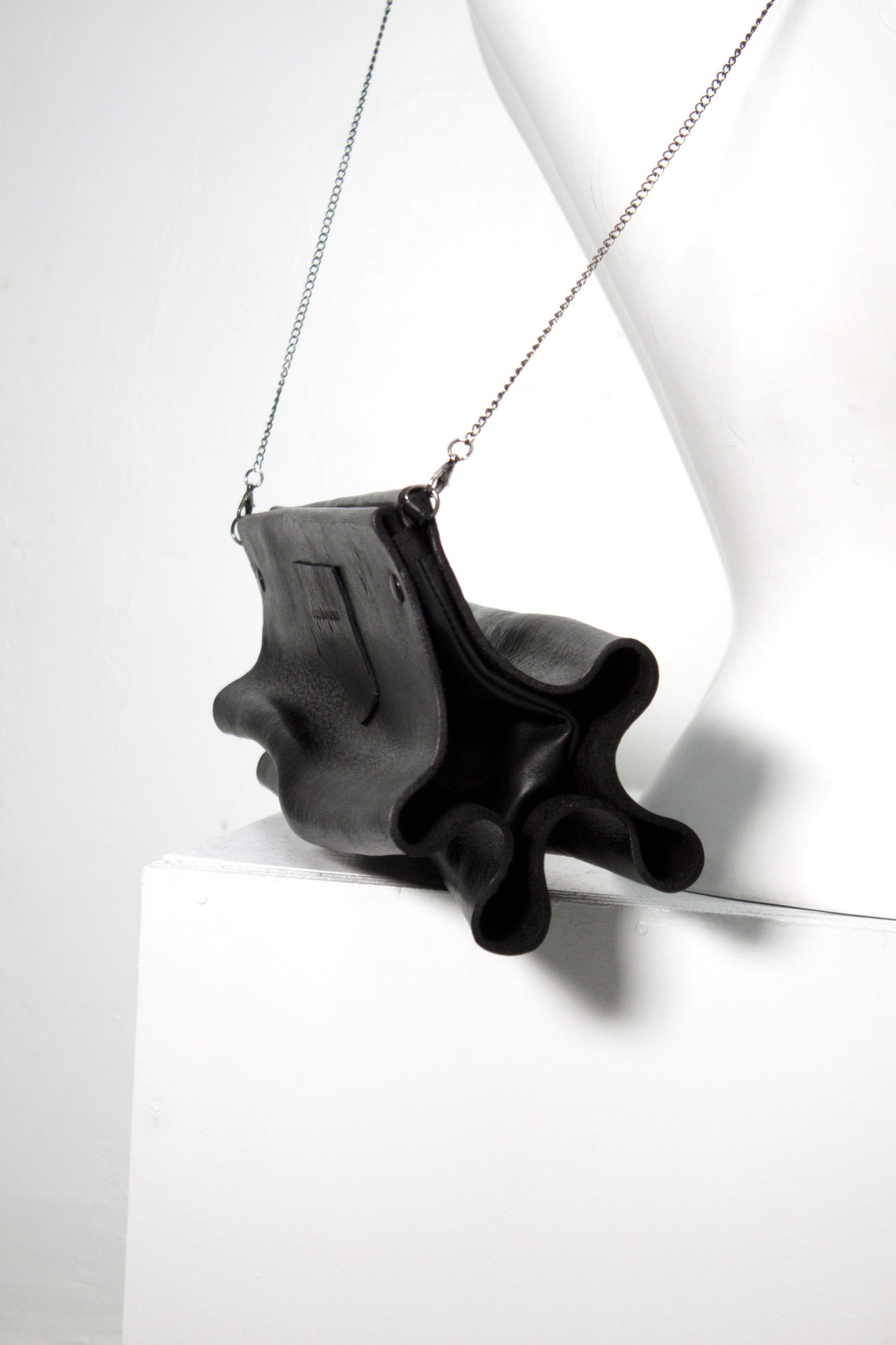 MOLDED LEATHER BAG